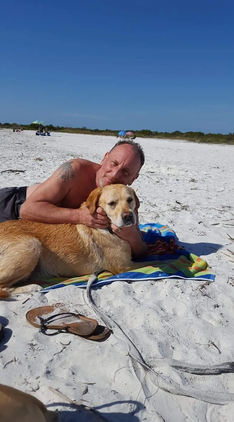 scottie051463 (18) male from US - sexting partner