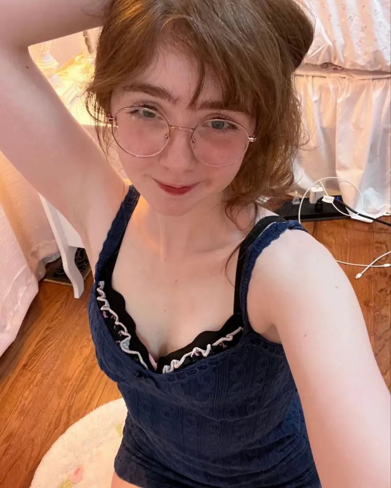 sebider213 (18) female from US - sexting partner