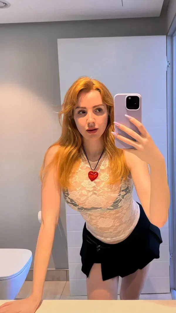 sedami1329 (18) female from GB - sexting partner