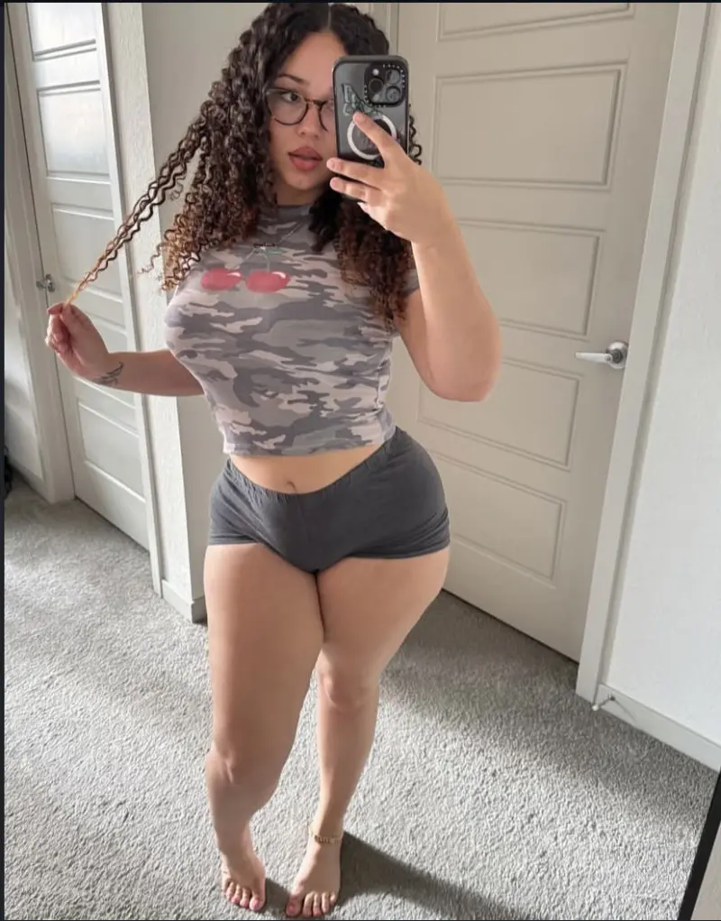 sejiwir437 (21) female from US - sexting partner