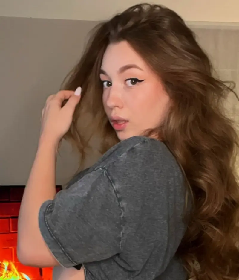 sejovov225 (18) female from US - sexting partner