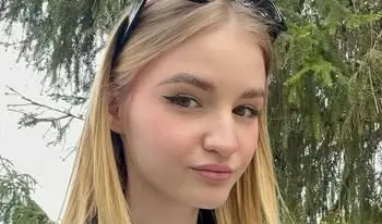 separa4061 (18) female from GB - sexting partner