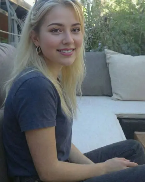 sesake6986 (18) female from AE - sexting partner