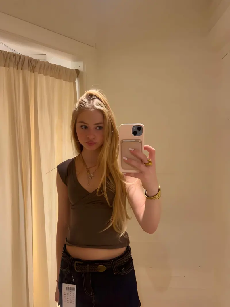 sevela6937 (18) female from US - sexting partner