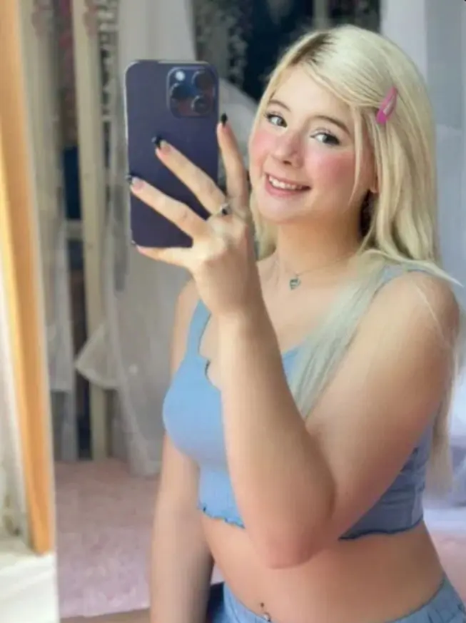 sewoko (22) female from US - sexting partner