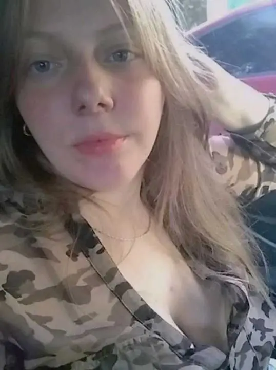 sexhot (18) female from US - similar profile