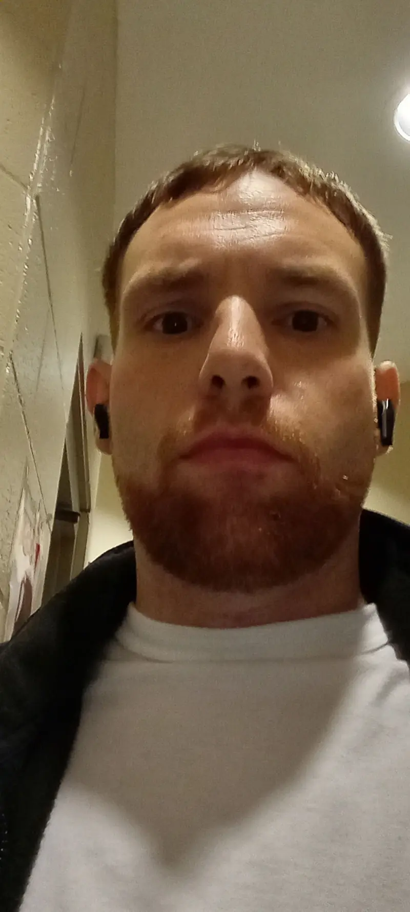 shannonsearls26 (34) male from US - sexting partner