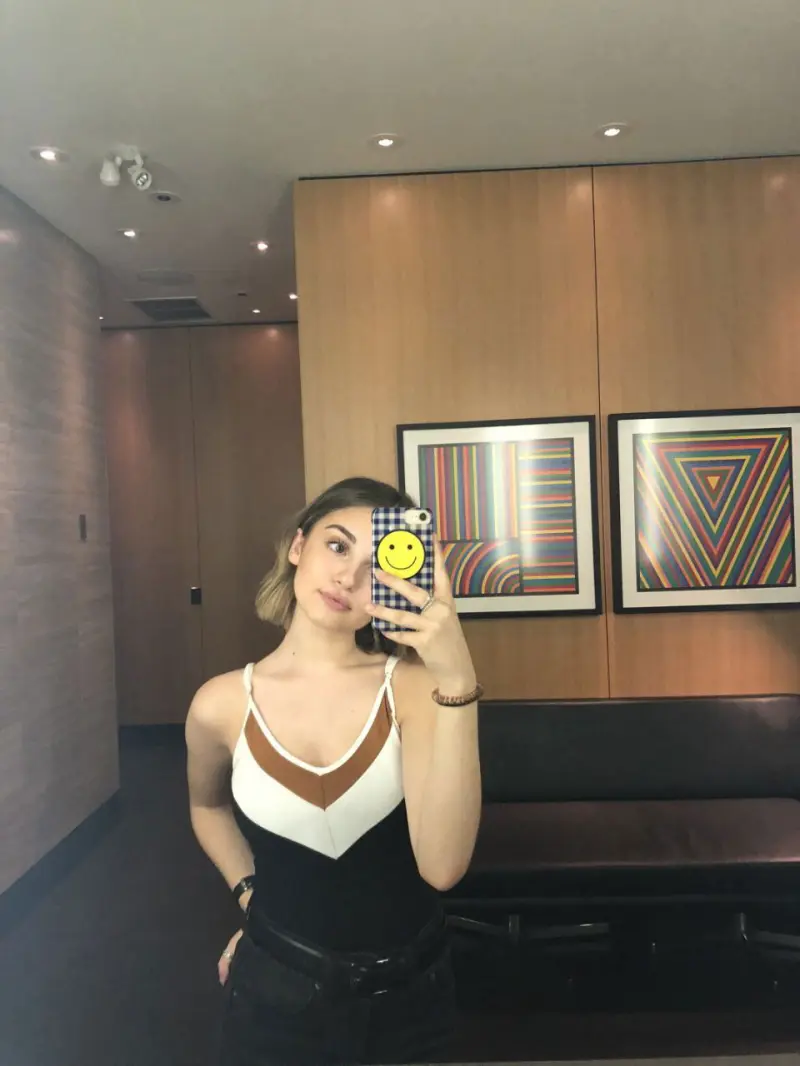 sherry13874 (18) female from GB - sexting partner