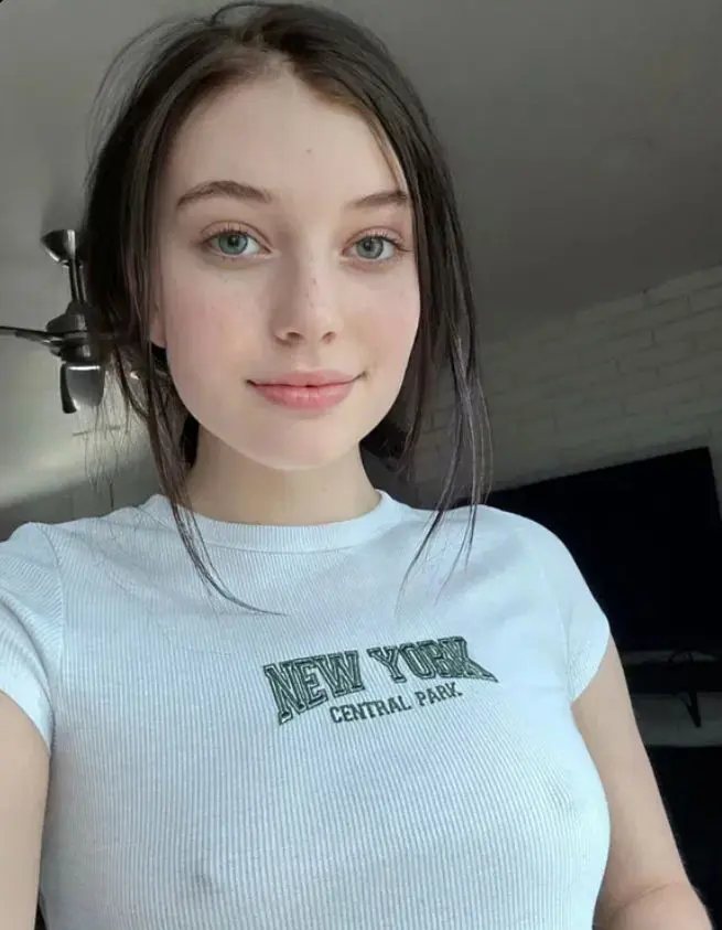 sibokek (22) female from US - sexting partner