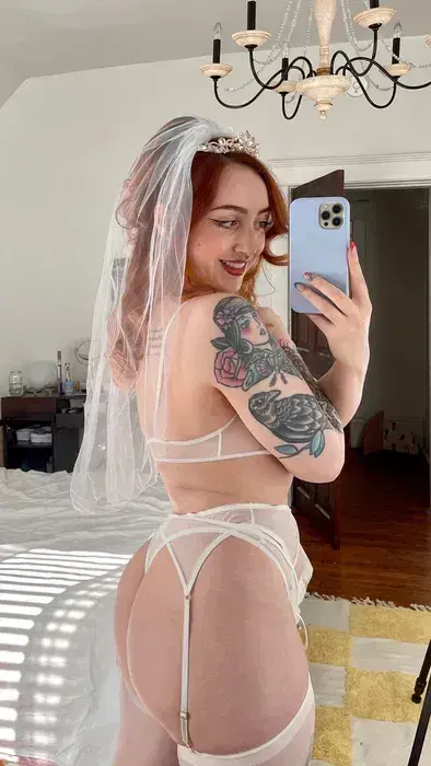 sijowi5590 (18) female from CA - sexting partner