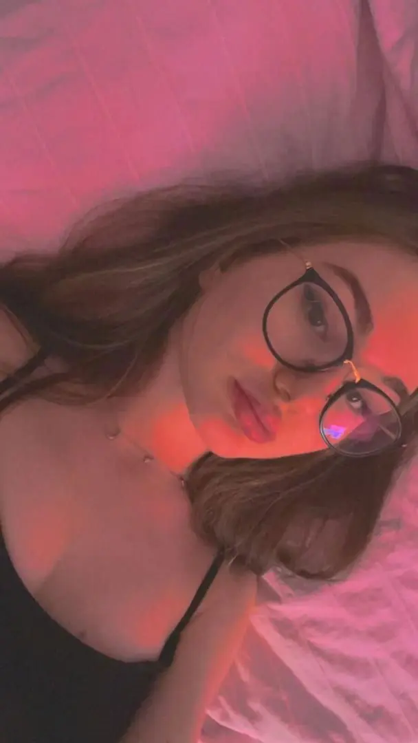 silep95597 (18) female from US - sexting partner