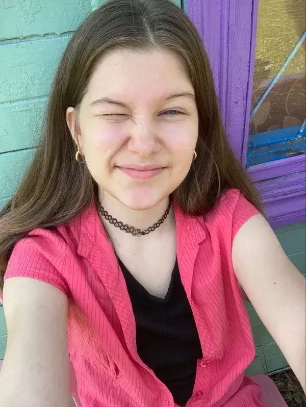 sisid64972 (18) female from GB - sexting partner