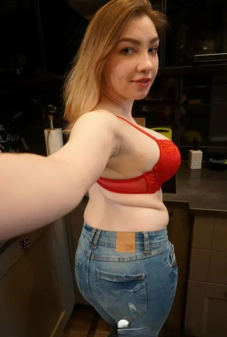 sivepo5937 (18) female from GB - sexting partner