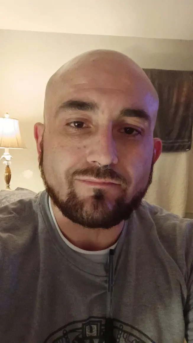 smartjosh951 (18) male from US - sexting partner