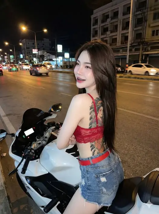 sodan12392 (18) female from US - sexting partner