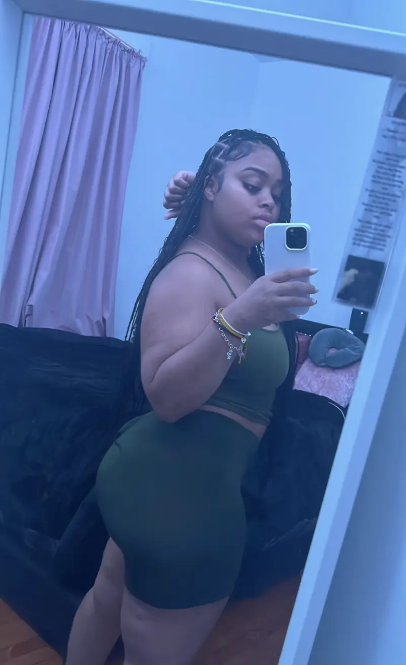 sofoy71425 (18) female from US - sexting partner