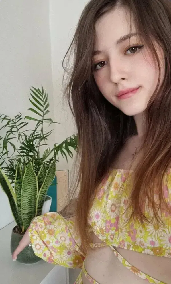 sokebij784 (22) female from US - sexting partner