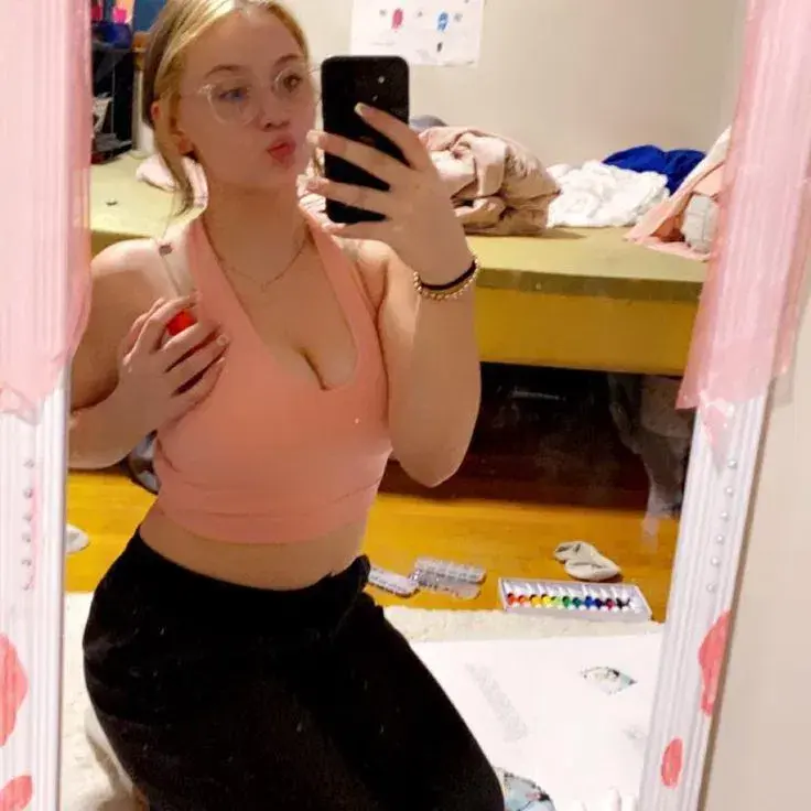 sokirey351 (23) female from NO - sexting partner