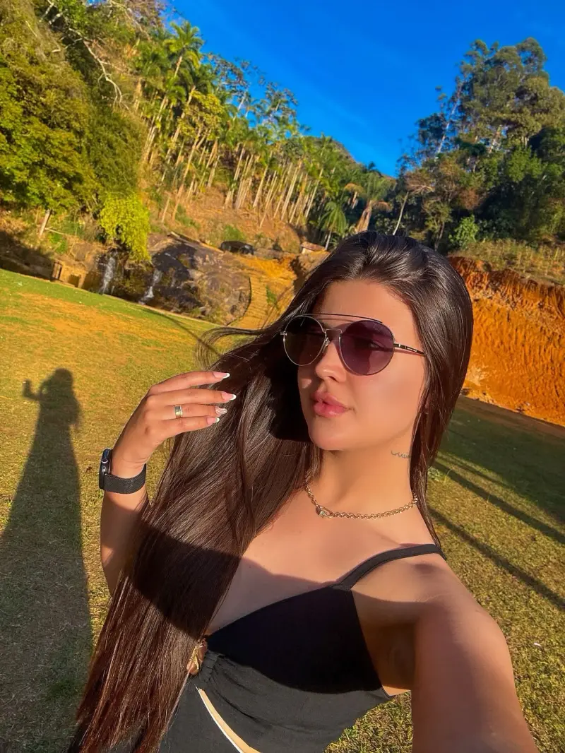 sqfzxxcdl (18) female from GB - sexting partner