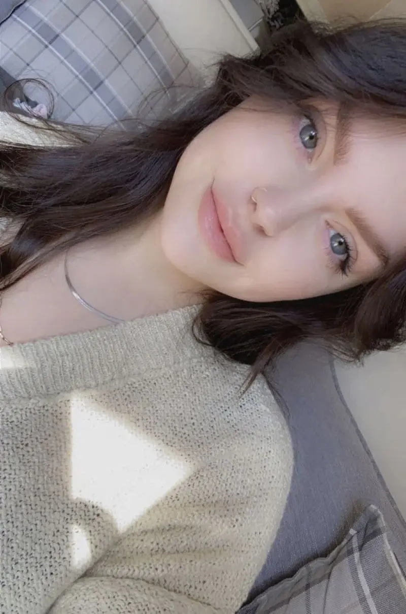 stephaniegd186 (18) female from US - sexting partner