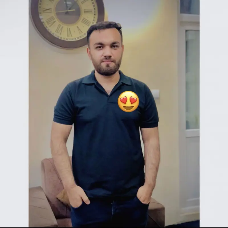 sultan_1 (18) male from US - sexting partner