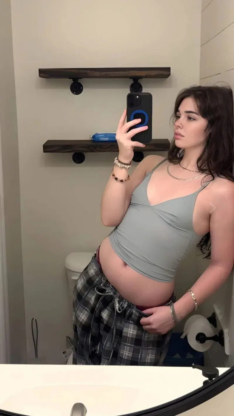 suqyhiro (23) female from GB - sexting partner