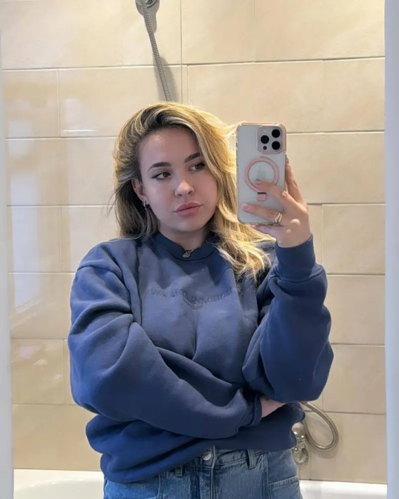 suzzythomas360 (18) female from US - sexting partner