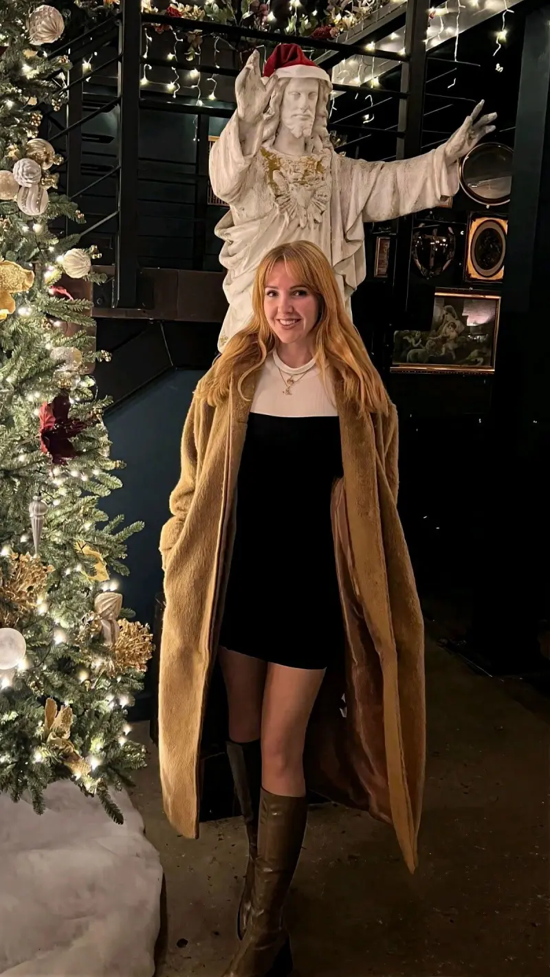 svhunib778 (18) female from US - sexting partner