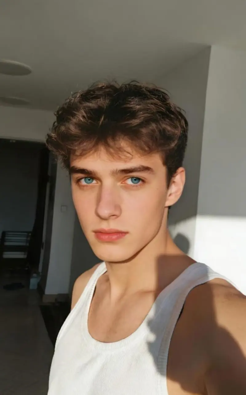 swyr19 (25) male from US - sexting partner