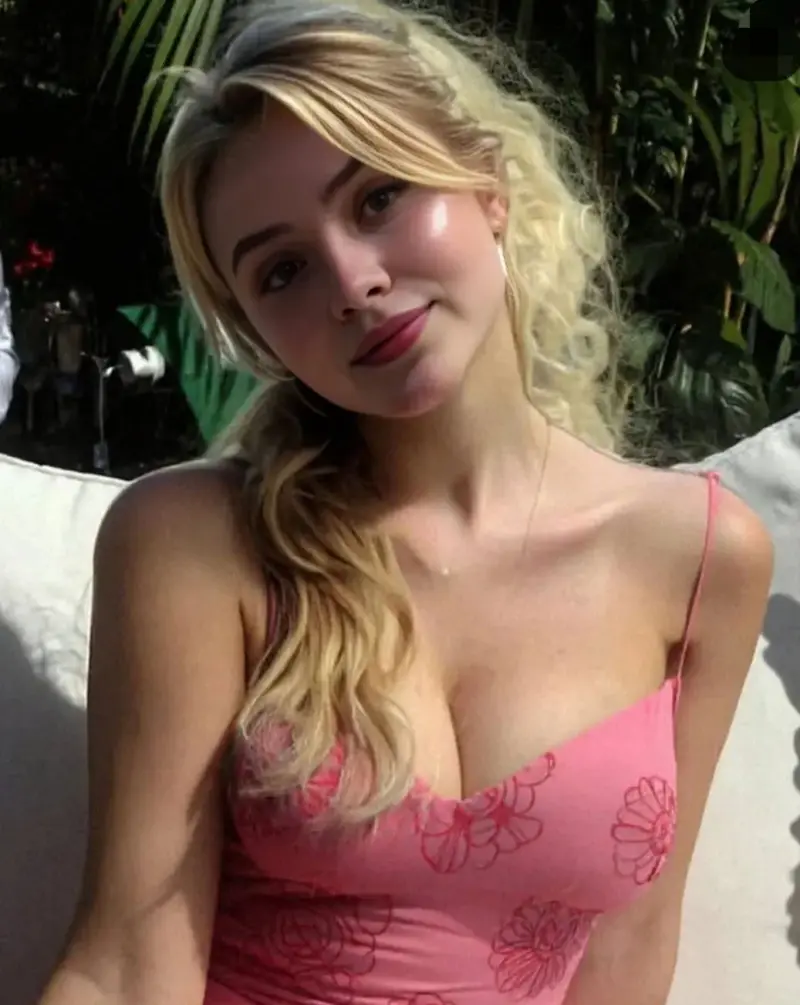 sxkrkx (21) female from FR - sexting partner