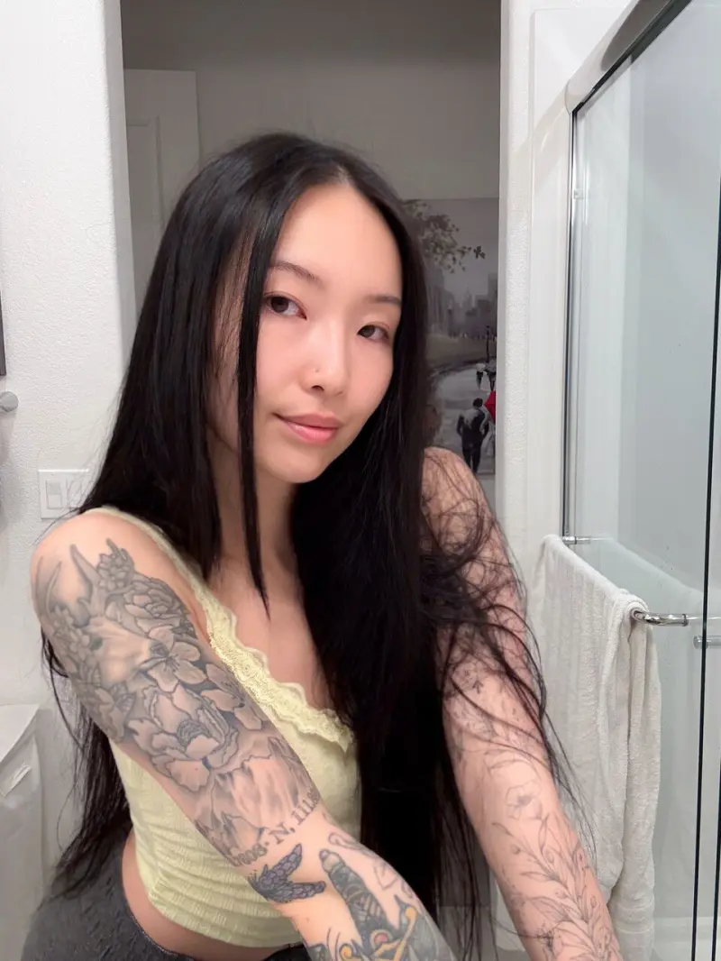 tabayos391 (18) female from GB - sexting partner