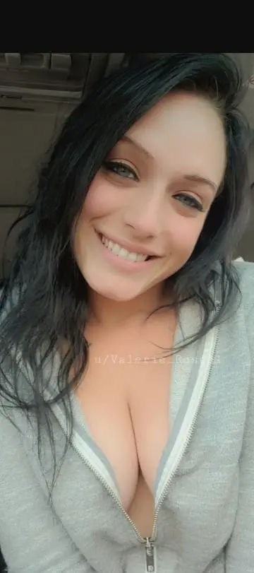 tadeco8454 (21) female from SE - sexting partner