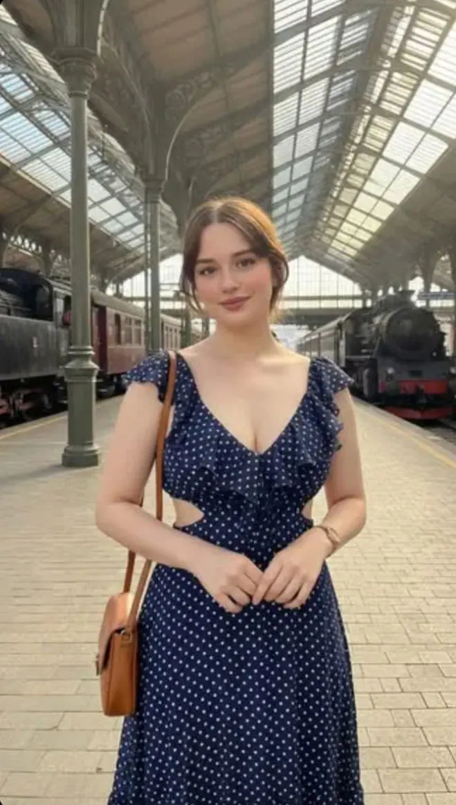 tajevaj (18) female from US - sexting partner