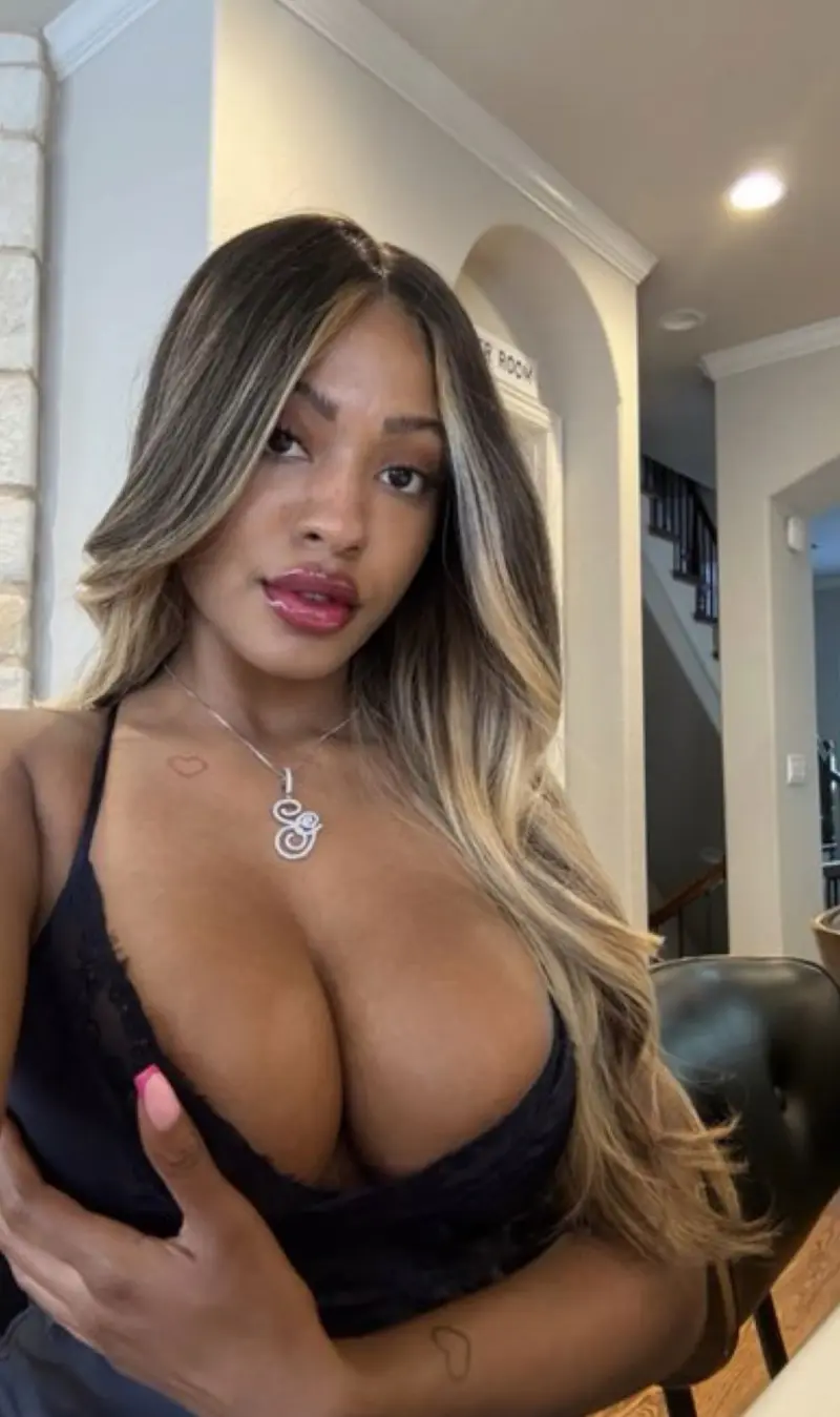 talia55c172d2 (24) female from US - sexting partner