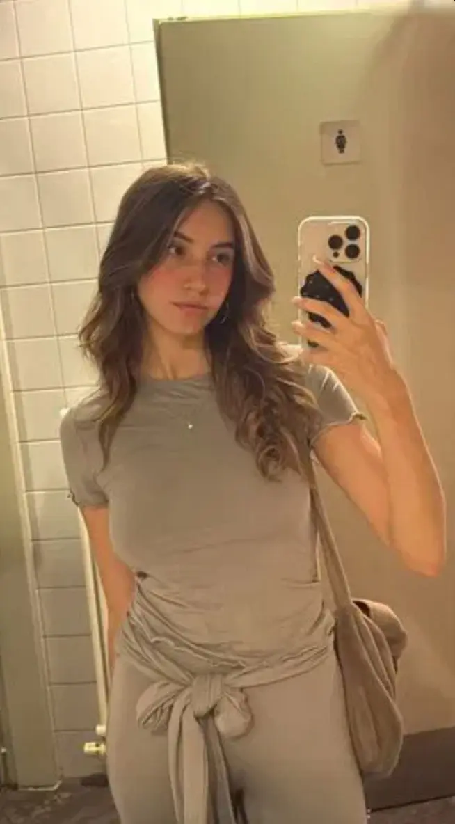 taliferob (18) female from GB - sexting partner