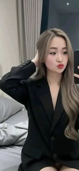 talobe7530 (18) female from GB - sexting partner