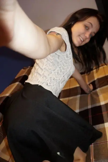 tapid76704 (21) female from AU - sexting partner