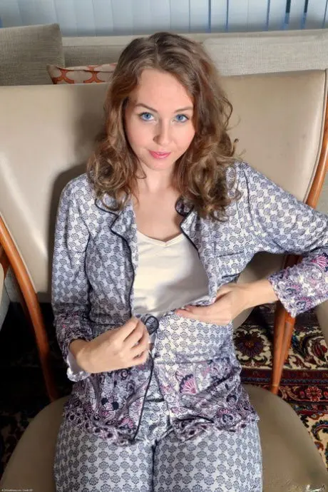 taroluce (18) female from GB - sexting partner