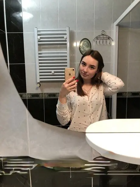 taxevox179 (18) female from CA - sexting partner