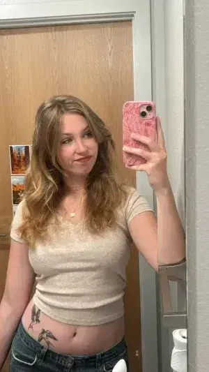 taxomek235 (18) female from US - sexting partner