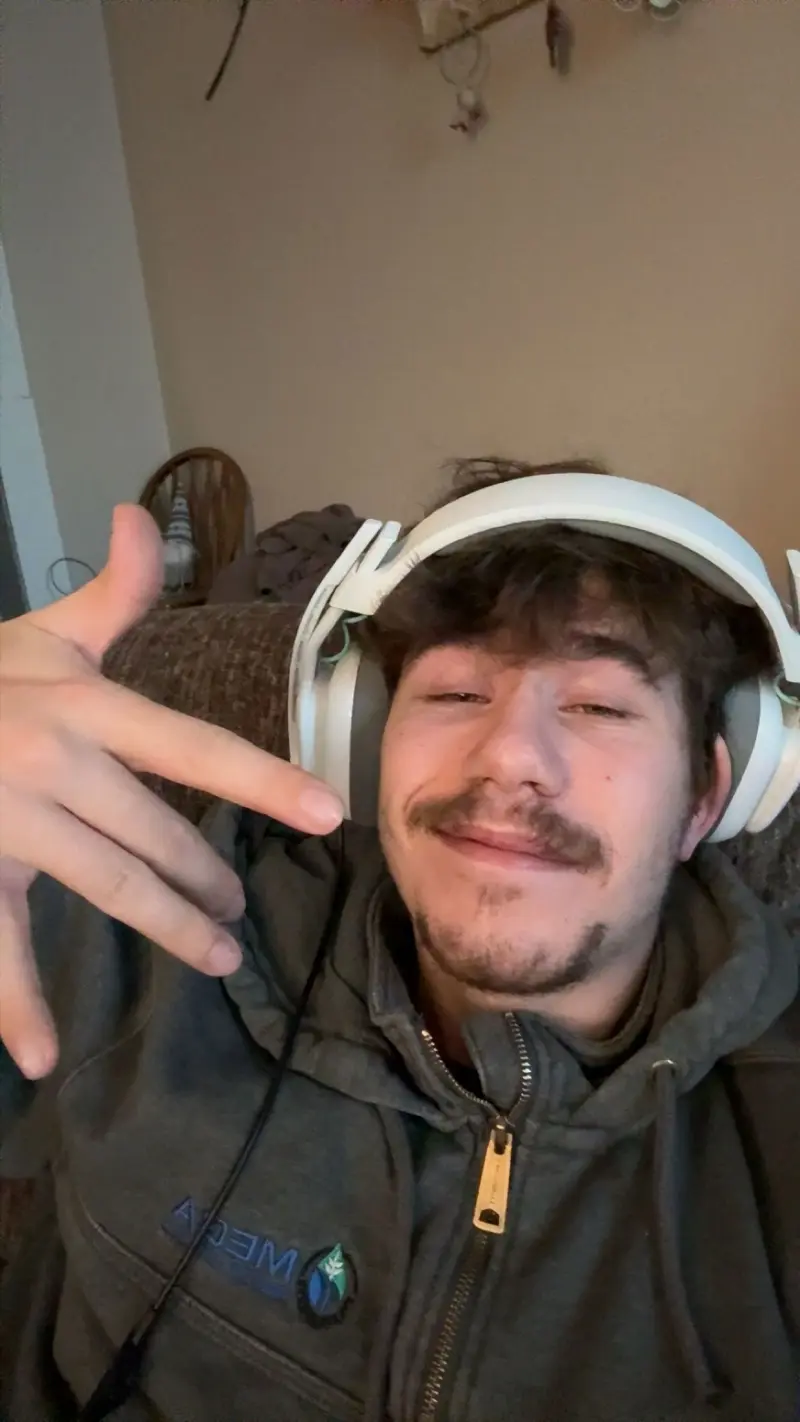 taylorgroved from US