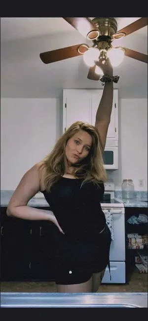 tefahev822 (18) female from GB - sexting partner