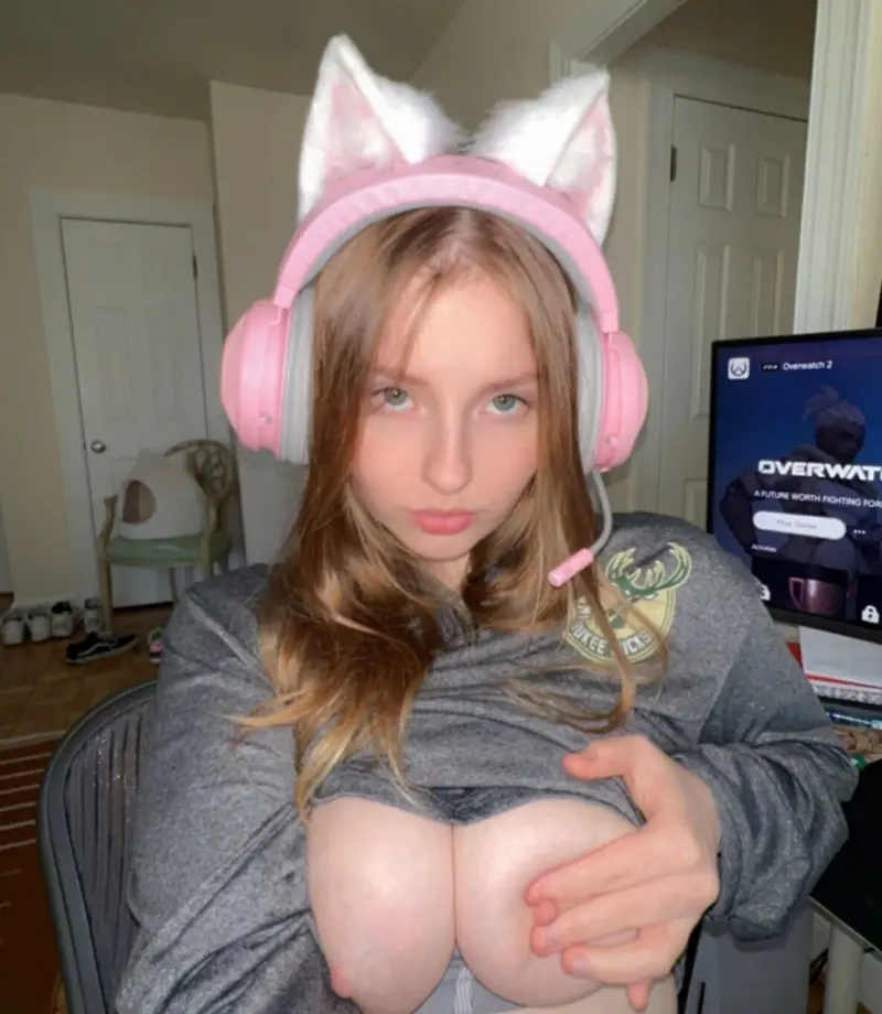 teggffs (23) female from GB - sexting partner