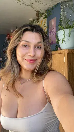 tehiva7233 (18) female from CA - sexting partner