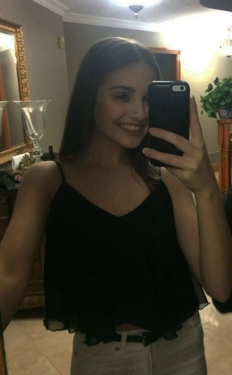 tejaci6096 (19) female from US - sexting partner