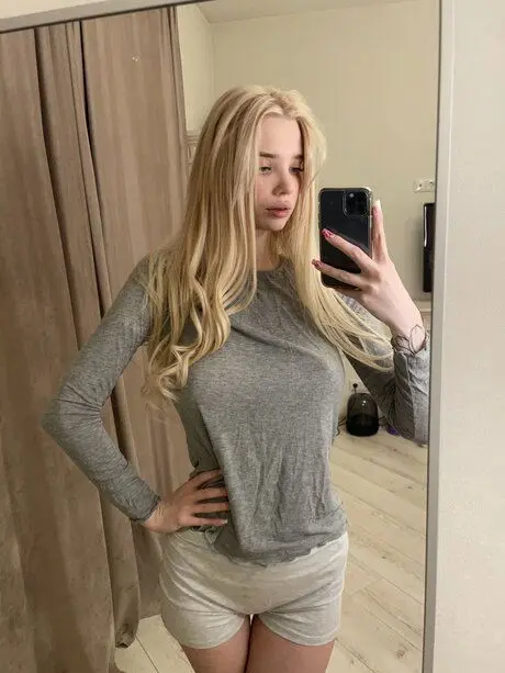 tejeg81874 (18) female from CA - sexting partner