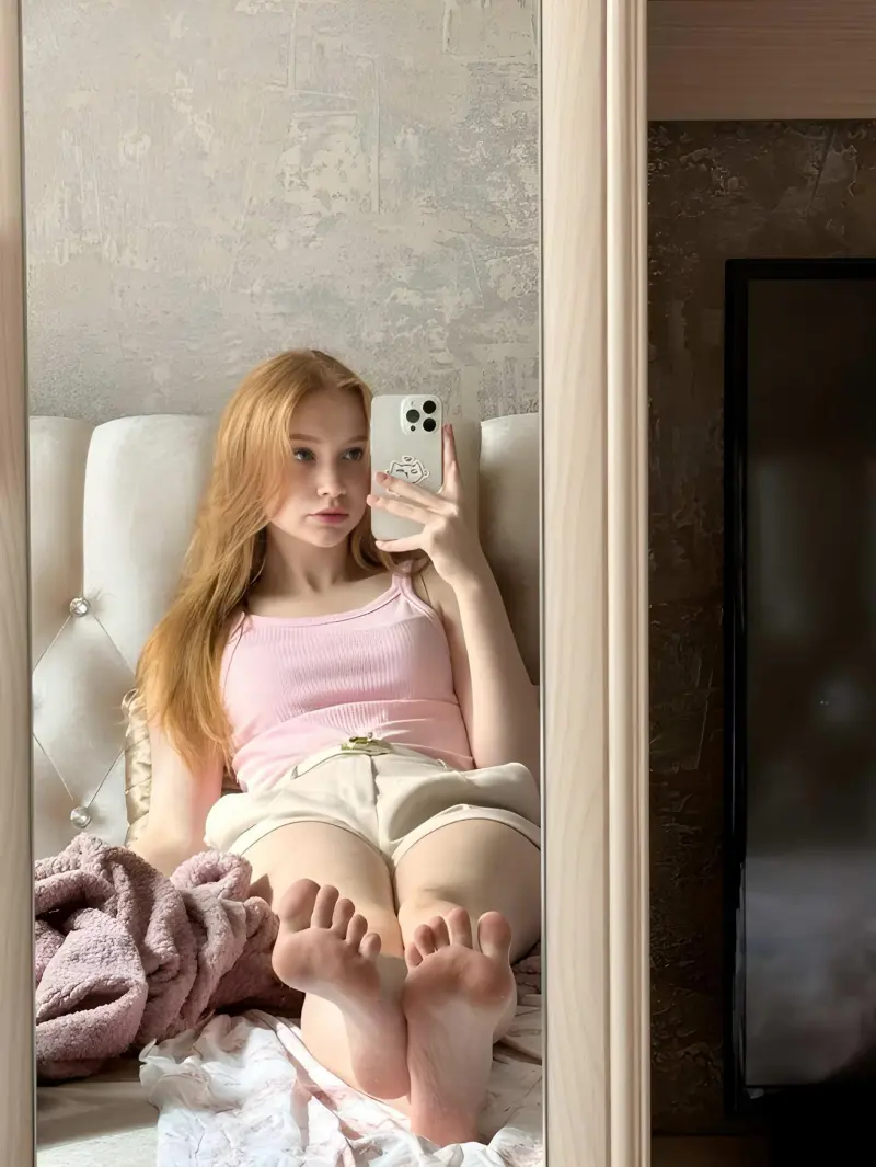 telifit215 (18) female from GB - similar profile