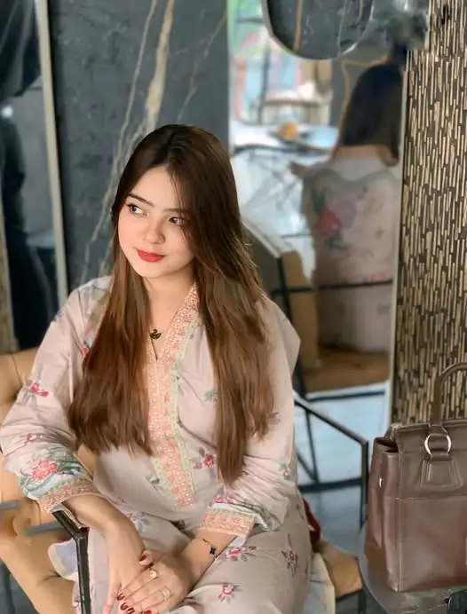 tetelol632 (18) female from DK - sexting partner