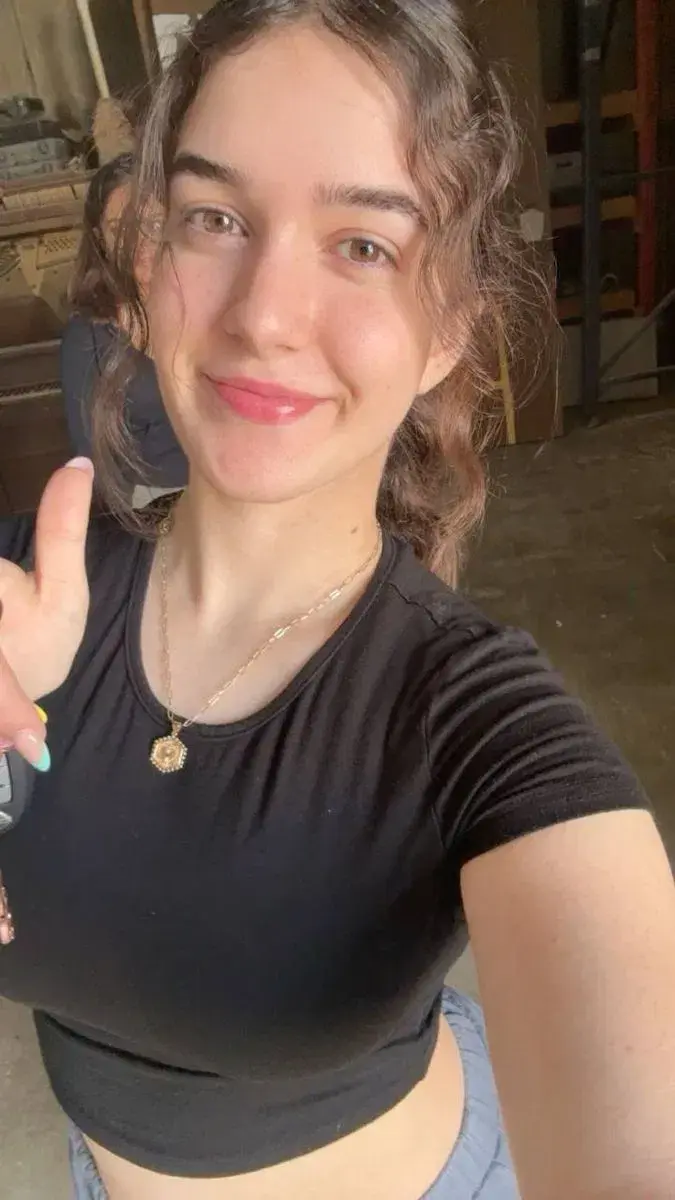 tevasef121 (18) female from DE - sexting partner