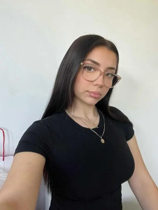 teyobij554 (18) female from US - sexting partner